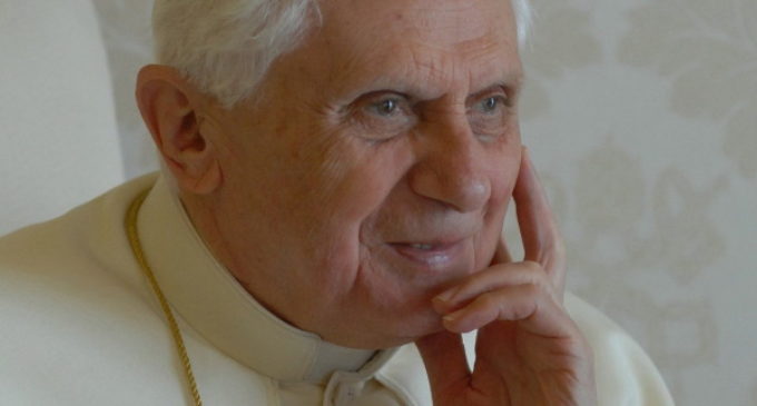 Benedicto XVI cumple 93 años y reza por los enfermos de coronavirus