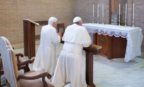Benedicto XVI alaba la “continuidad interior entre los dos pontificados”
