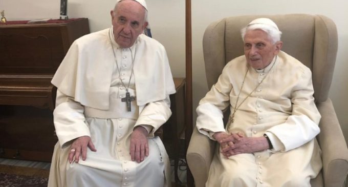 Benedicto y Francisco: un encuentro que zanja rumores