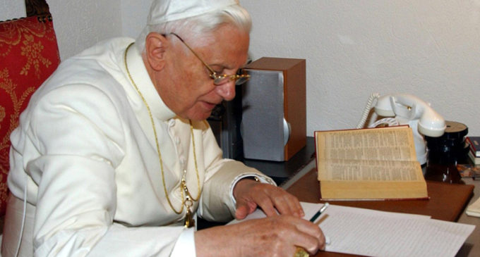Benedicto XVI responsabiliza a la Revolución del 68 de los abusos sexuales en la Iglesia