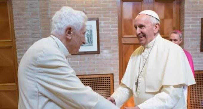 El Papa Francisco felicita a Benedicto XVI por sus 91 años