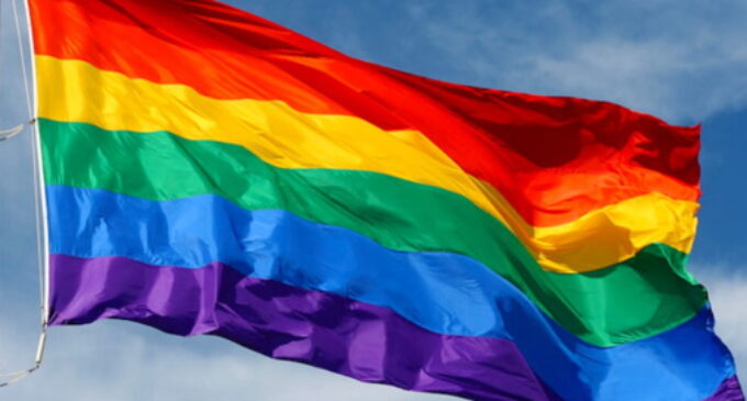 Bioética: “¿Existe una base genética en el comportamiento homosexual?”
