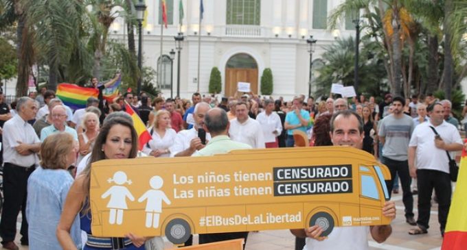 Protesta contra la #LeyMordazaLGTBI de Podemos y la censura impuesta por el Ayuntamiento de El Puerto de Santa María