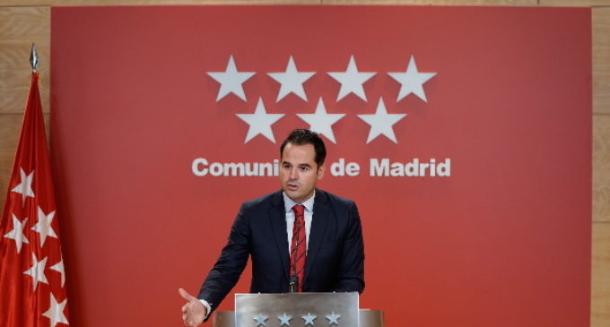 La Comunidad de Madrid reparte 3.100 termómetros digitales sin contacto a los centros escolares