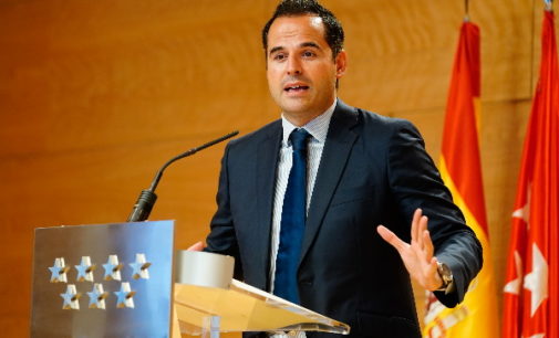 En septiembre se limitará del uso del móvil en las aulas para mejorar el rendimiento académico y luchar contra el acoso escolar