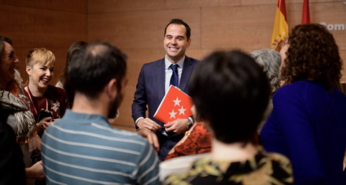 La Comunidad de Madrid invertirá 6,5 millones para que los centros educativos públicos adquieran equipamiento