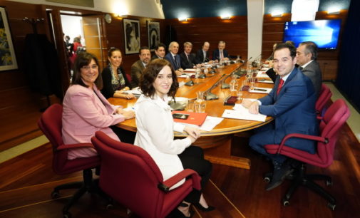 La Comunidad de Madrid aprueba un aumento del 2% en la nómina de cerca de 170.000 empleados públicos