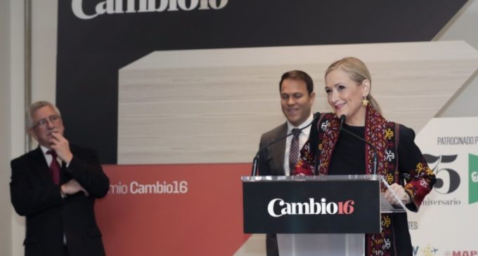Cifuentes, premiada por Cambio 16 como símbolo de diálogo y regeneración política