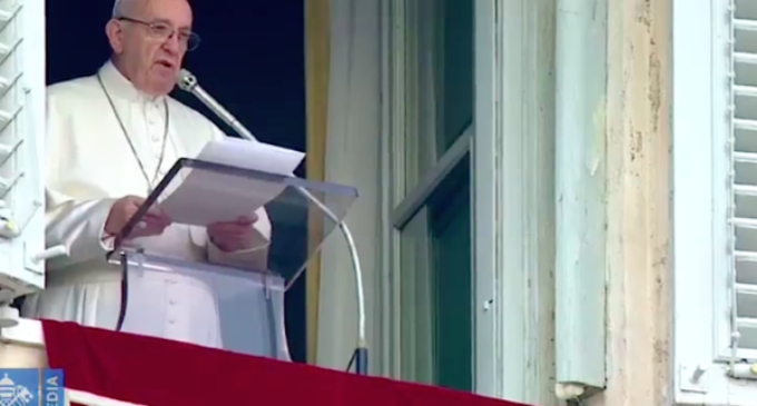 Egipto: La solidaridad del Papa con los coptos golpeados por los atentados