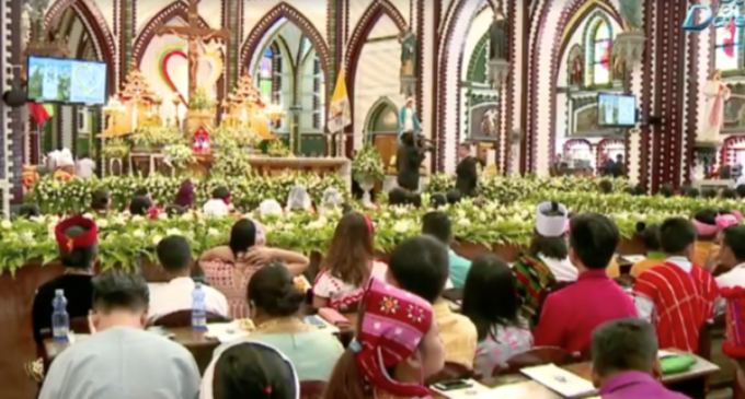 Myanmar: La visita del Papa, un milagro, una bendición, una curación y un baño de esperanza