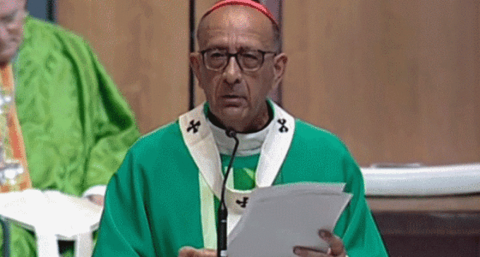 Una multitud reza en la Sagrada Familia de Barcelona por víctimas del atentado terrorista