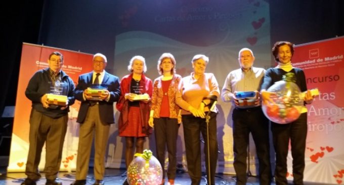 La Comunidad premia las mejores cartas de amor y piropos de mayores