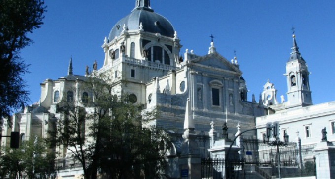 La Puerta de la Misericordia de la catedral de la Almudena se abrirá el 12 de diciembre