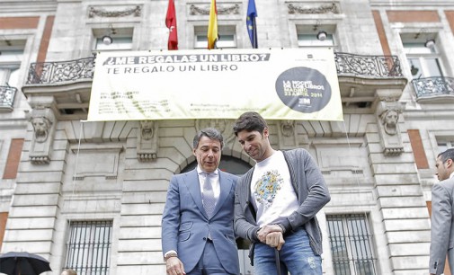 Ignacio González despidió a Cayetano Rivera, que inicia su vuelta al mundo solidaria