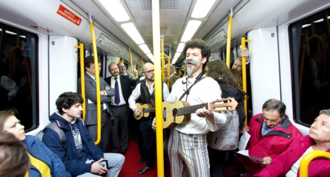 Metro de Madrid homenajea a Cervantes con representaciones teatrales en trenes y estaciones