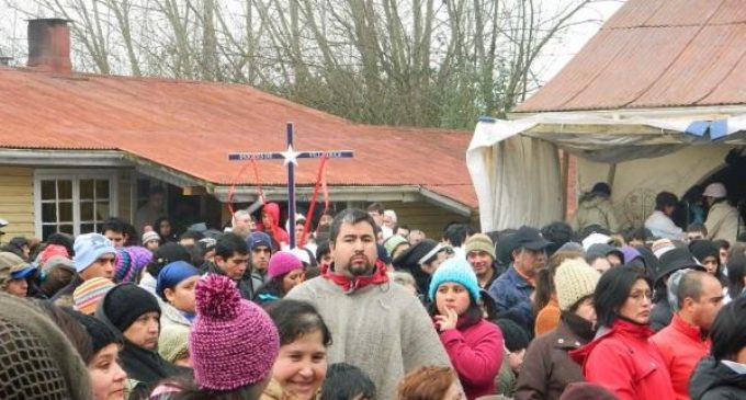 Obispo chileno pide el fin de la violencia en una zona que visitará el Papa