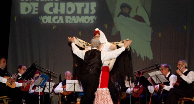 El chotis, una tradición saludable para los mayores madrileños