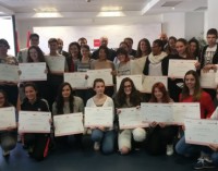 La Comunidad de Madrid fomenta el uso responsable de las tecnologías entre los jóvenes con el programa Cibermentores