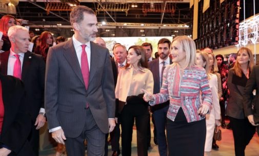 Cifuentes asiste a la inauguración de FITUR 2018, la Feria Internacional de Turismo