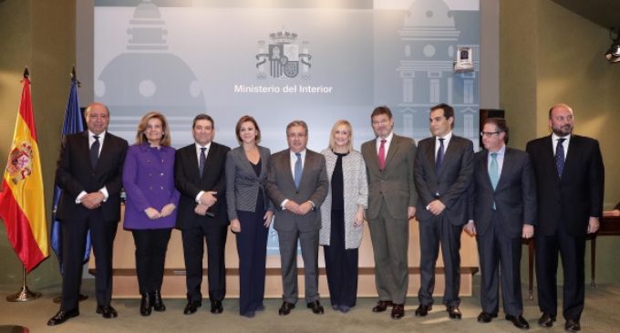 Cifuentes asiste a la toma de posesión de los nuevos altos cargos del Ministerio del Interior