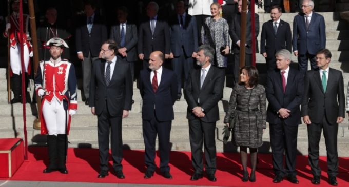 En el Congreso de los diputados, Cifuentes asiste a la apertura de la XII Legislatura, presidida por los Reyes