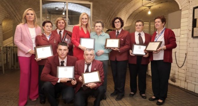 Cifuentes homenajea a las taquilleras y taquilleros de Metro tras 98 años de servicio a los madrileños