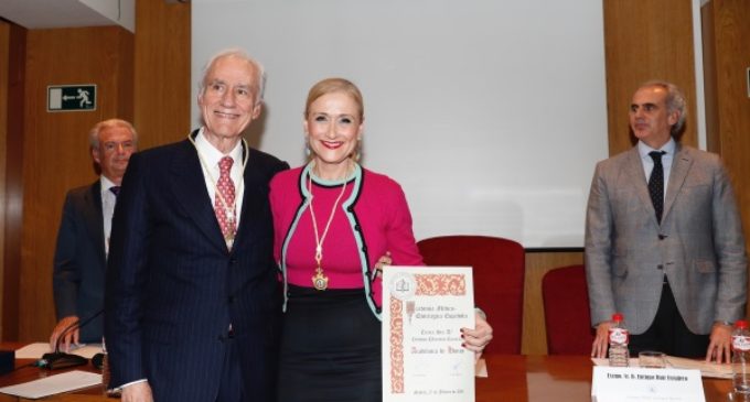 Cifuentes, nombrada Académica de Honor de la Academia Médico-Quirúrgica Española