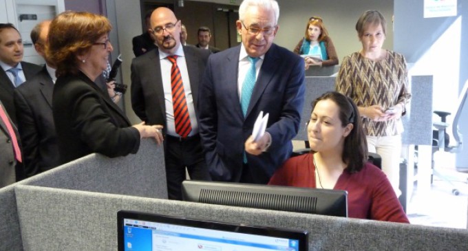 La Comunidad refuerza el servicio de gestión de citas médicas del Centro de Atención Personalizada