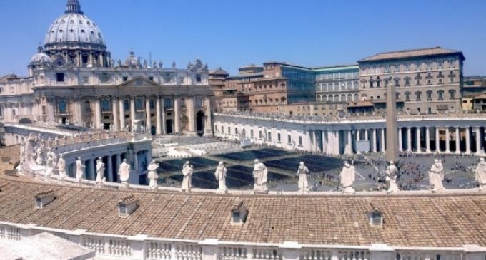 El Papa retira la venta de cigarrillos en el Vaticano