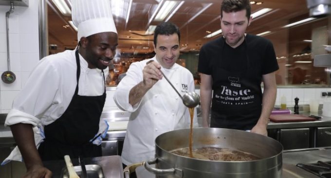 El chef de Santceloni enseña a siete cocineros norteamericanos la gastronomía madrileña