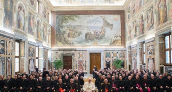El Papa al Colegio Español en Roma: Huyan del carrerismo y sean discípulos de Jesús a tiempo completo