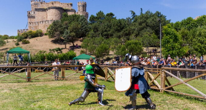 La Comunidad de Madrid invita a conocer el castillo de Manzanares El Real con exhibiciones de combates medievales
