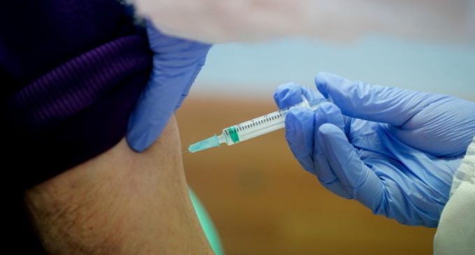 La Comunidad de Madrid comienza a vacunar de la segunda dosis frente al COVID-19 en los centros socio-sanitarios