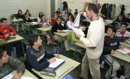El Congreso insta al Gobierno a derogar los Acuerdos con la Iglesia y a sacar la Religión fuera del sistema educativo