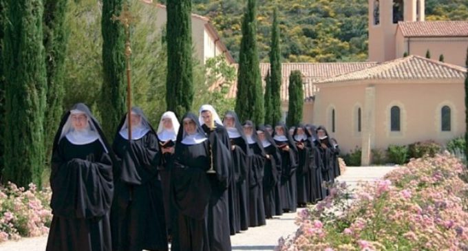 El Papa escribe una Constitución Apostólica sobre la vida contemplativa femenina