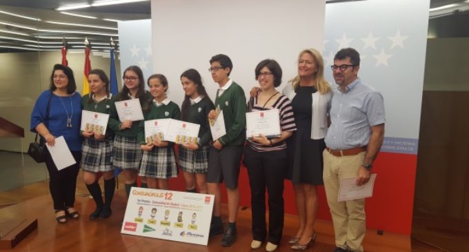 La Comunidad entrega los premios autonómicos del concurso escolar Consumópolis12