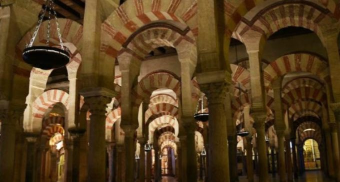Catedráticos de Historia firman un manifiesto contra el intento de expropiación de la catedral de Córdoba