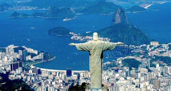 Río de Janeiro: “Amigos del Cristo Redentor” piden un abrazo para conservarlo
