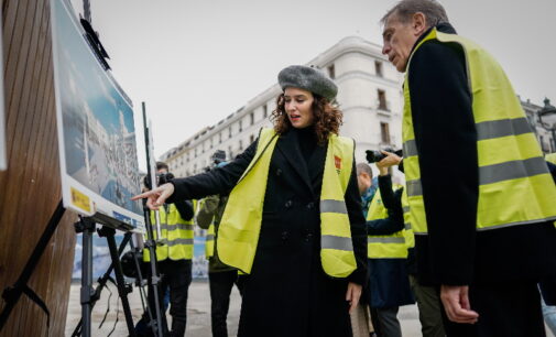 Díaz Ayuso comprueba el avance de las obras de la Puerta del Sol y su entorno
