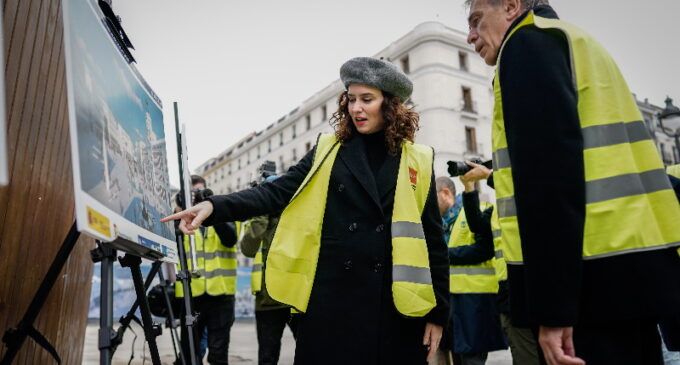 Díaz Ayuso comprueba el avance de las obras de la Puerta del Sol y su entorno