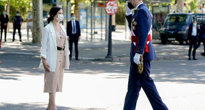 Díaz Ayuso asiste a los actos conmemorativos por el Día de las Fuerzas Armadas, presididos por Sus Majestades los Reyes