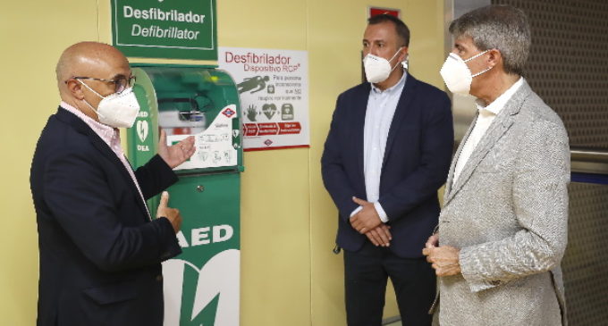 Metro de Madrid tendrá desfibriladores en todas sus estaciones antes de que acabe el año