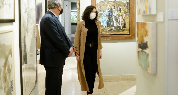Díaz Ayuso anima a visitar el Salón de Arte Moderno de Madrid 2021 porque la “cultura es segura”