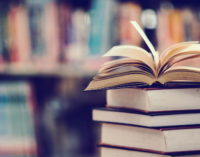 Díaz Ayuso anuncia que Severo Bueno, el abogado que denunció la inmersión lingüística en Cataluña, dará nombre a la biblioteca del CRIF Las Acacias