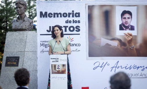 Díaz Ayuso apela a la unidad contra la “maldad de ETA” frente al totalitarismo que no tiene “respeto por la realidad”