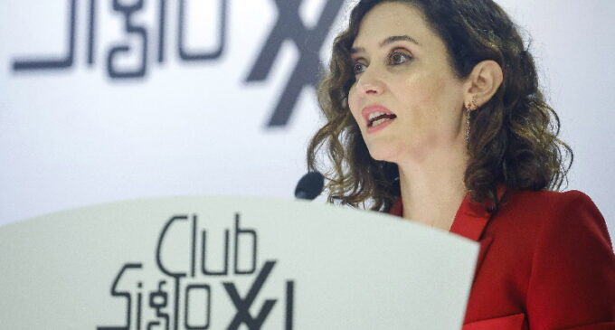 Díaz Ayuso anima a “no dormirse” ante el intento del Gobierno de “instaurar en España una República Federal Laica”