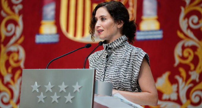 Díaz Ayuso defiende la eliminación de los impuestos propios en la Comunidad de Madrid: “Hay quien prefiere usar el dinero público para regalar millones de euros a fondo perdido, nosotros preferimos eliminar impuestos”