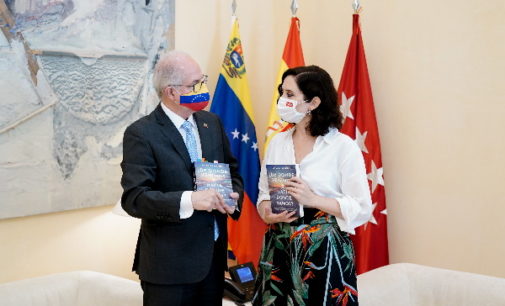Díaz Ayuso destaca las “importantes lecciones” de Ledezma para “comprender que la defensa de la libertad trasciende a izquierda y a derecha”