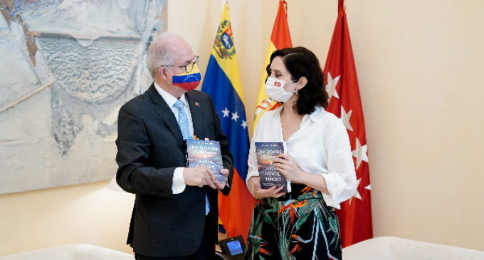 Díaz Ayuso destaca las “importantes lecciones” de Ledezma para “comprender que la defensa de la libertad trasciende a izquierda y a derecha”