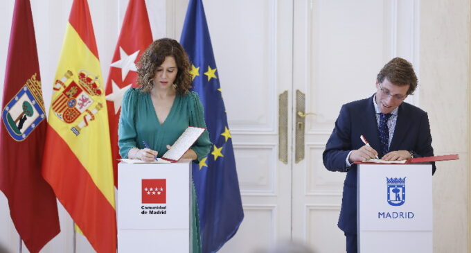 Díaz Ayuso firma con Almeida un convenio para modernizar los servicios sociales de la capital, construir nuevos Centro